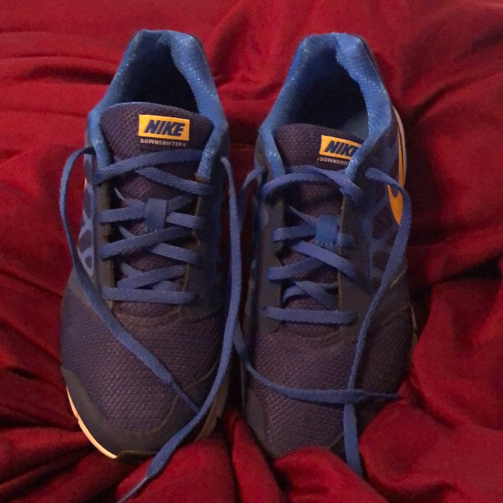 Nike tennis shoes